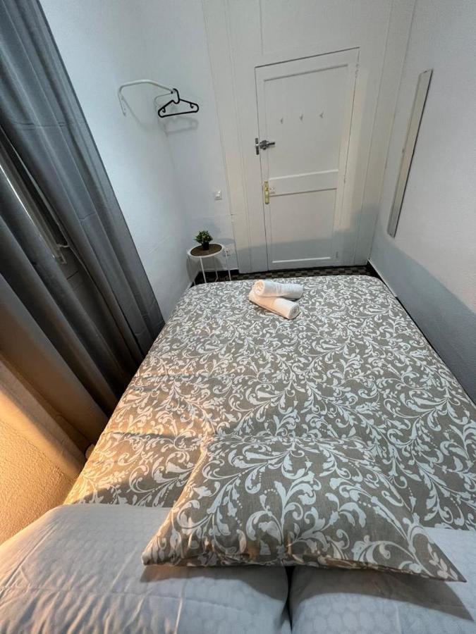A & M Barcelona Hostal Экстерьер фото