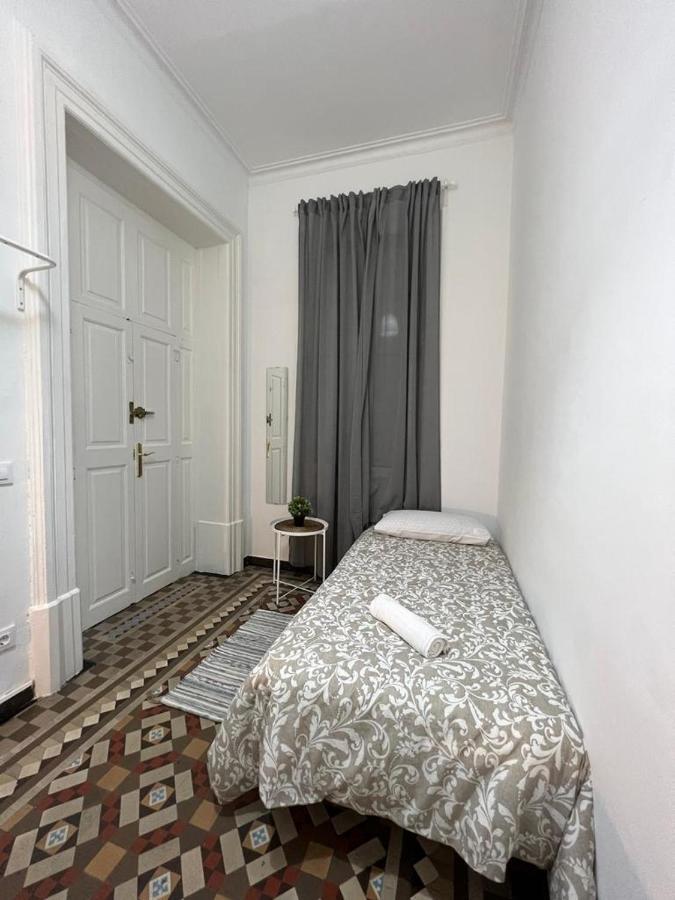 A & M Barcelona Hostal Экстерьер фото